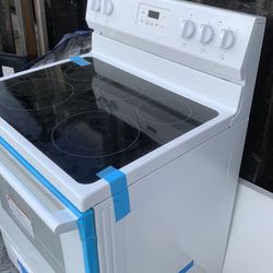 Electric stove, brand new out of the box