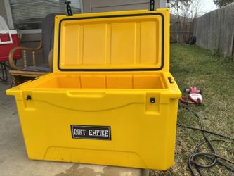 Heavy-duty Outdoor Cooler