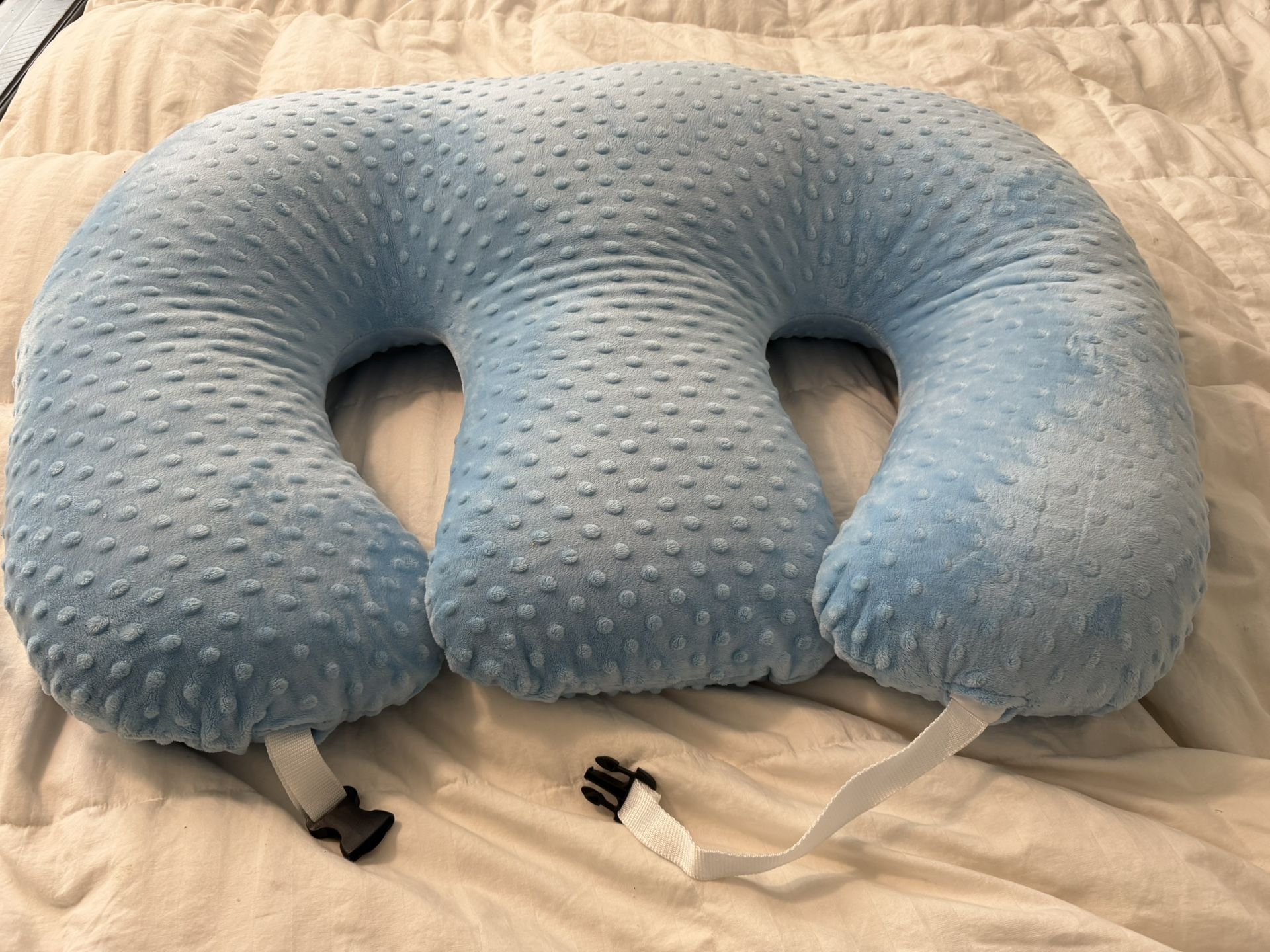 Twin Z Pillow
