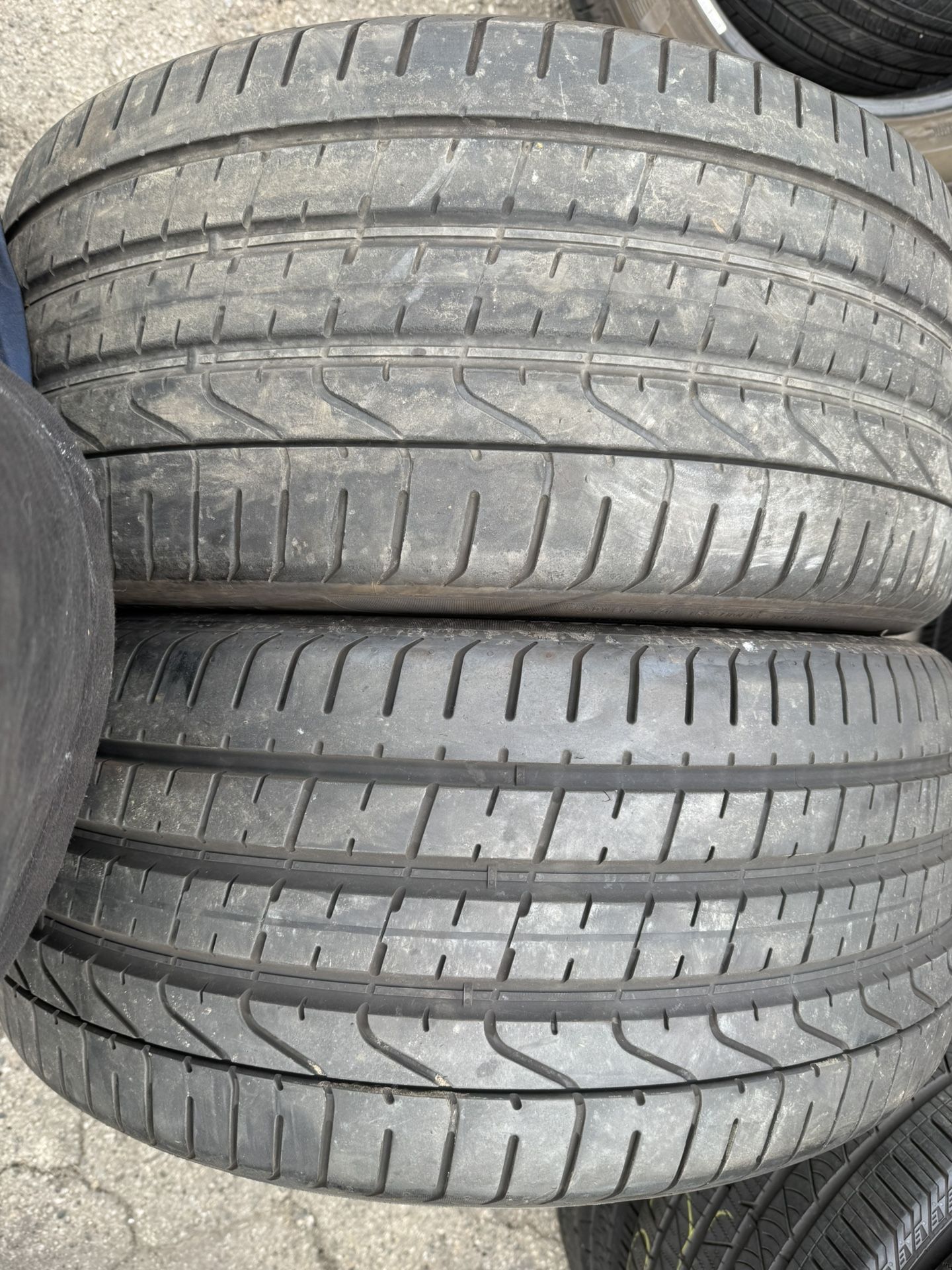 (2) 285/35ZR22 PAIR OF USED TIRES PIRELLI P ZERO 60% LIFE !!