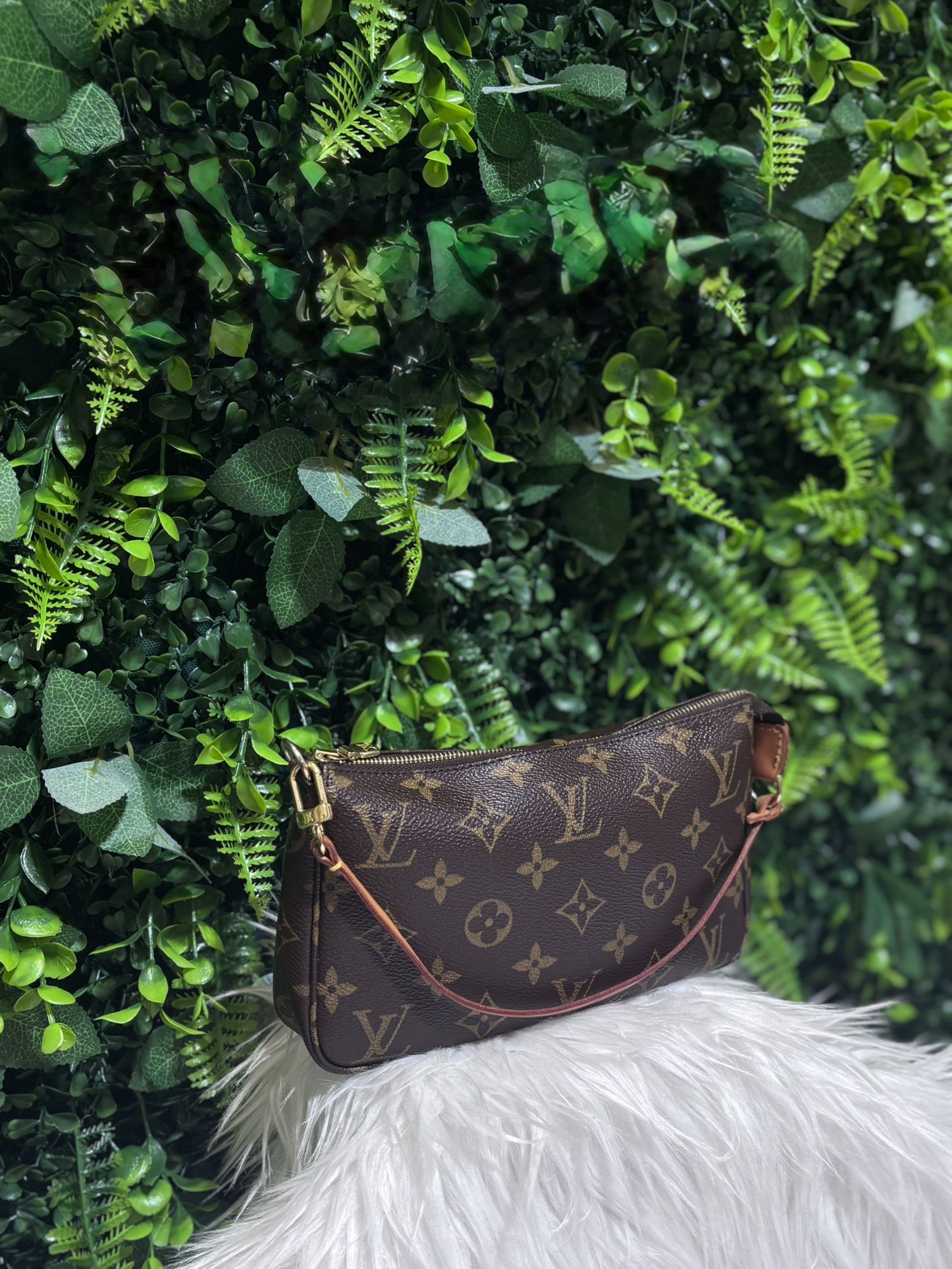Louis Vuitton Vintage Pochette