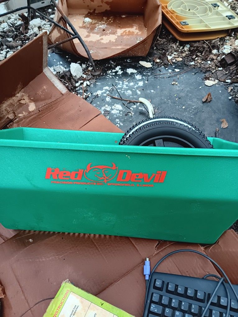 Red Devil Seed Spreader