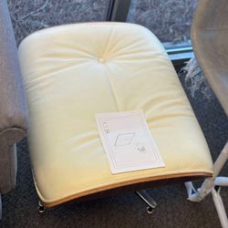 [Clearance] Ottoman, White Faux Leather Cushion Seat with wooden base and metal legs (L:24 x W:20 x H:16 inches)