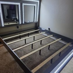 King Size Glamour Mirror Bedframe and Nightstand