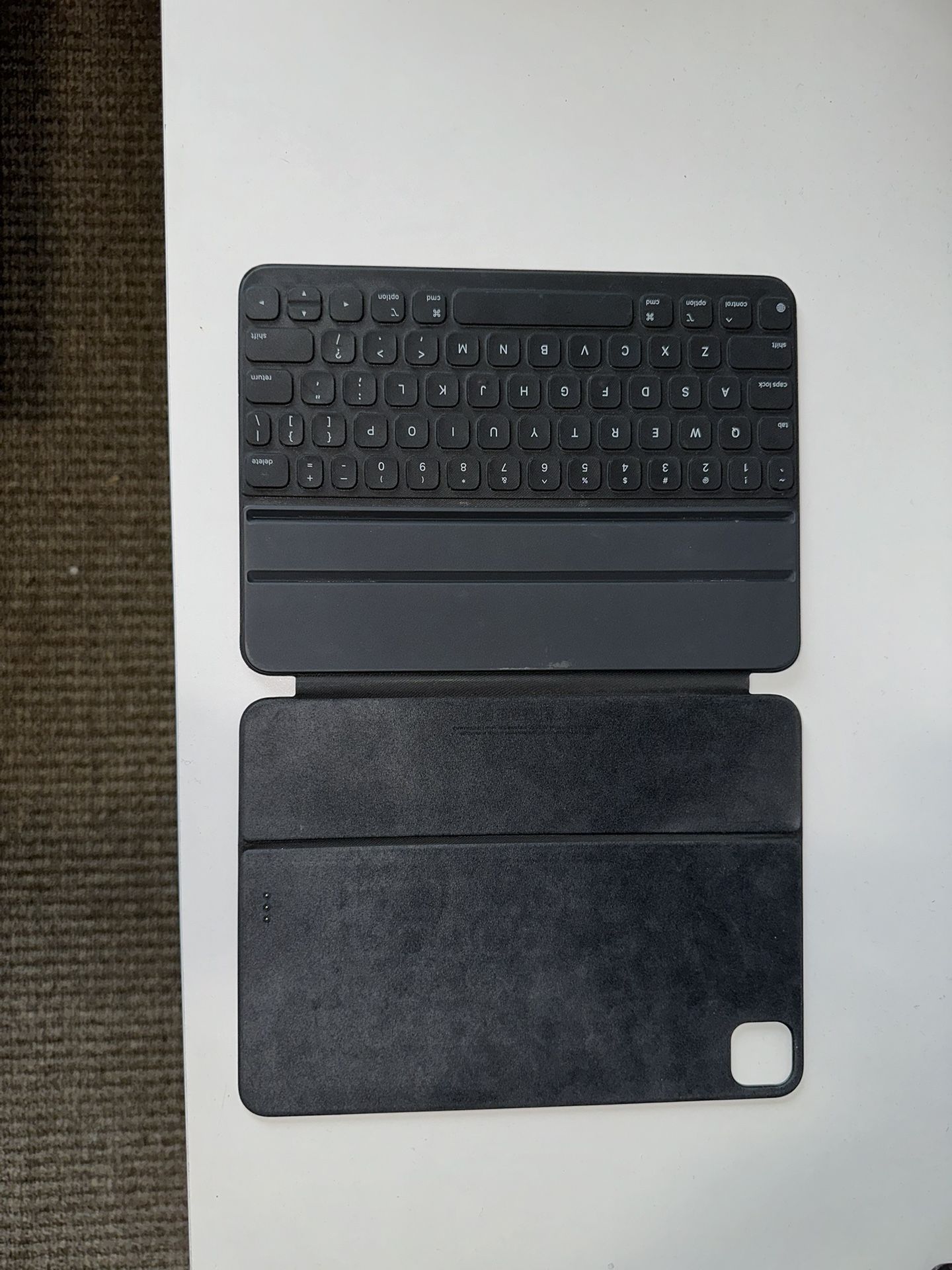 Apple iPad Smart Magnetic Keyboard Case