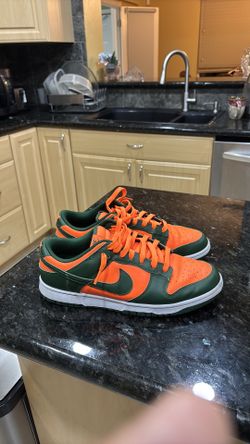 Nike low dunks  “Miami hurricanes” size 10