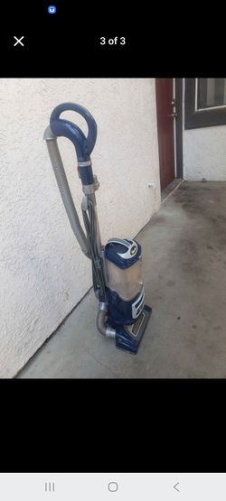 Shark NV360 navigator liftaway deluxe vacuum