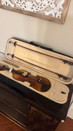 Cecilio violin