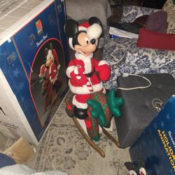 Mickey Mouse Santa's Best