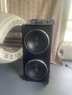 Subs Two 10’S And Rockville Amp
