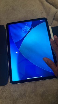 Apple iPad Air M4 11 “ 128gb 10/10 condition