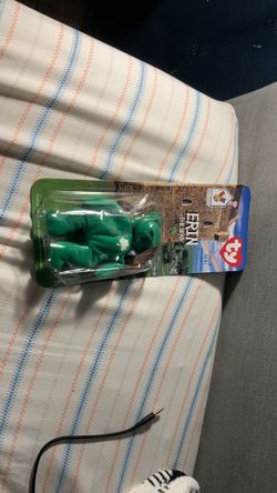 Erin the bear. Beanie Baby 1999 (we can chat for a new price)