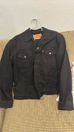 Black Levi’s Denim Jacket Size Medium