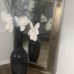  Vintage mirror and vase
