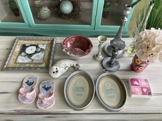 Nice lot of props / home Decor