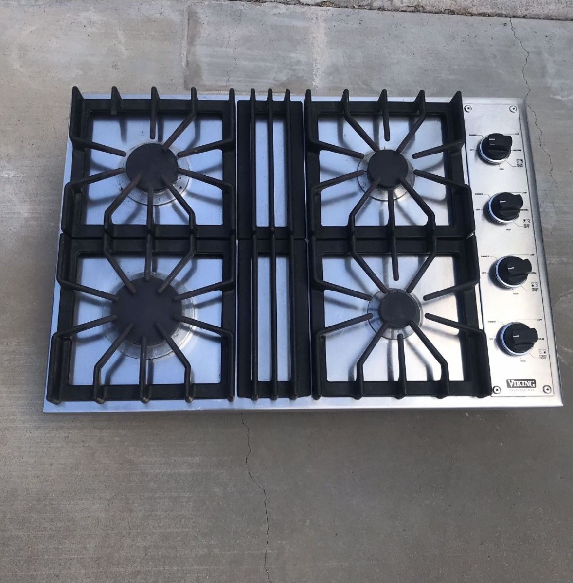 30” Viking Professional Stainless Steel 4 Burner Gas Cooktop