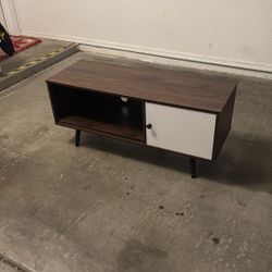 Small TV Stand