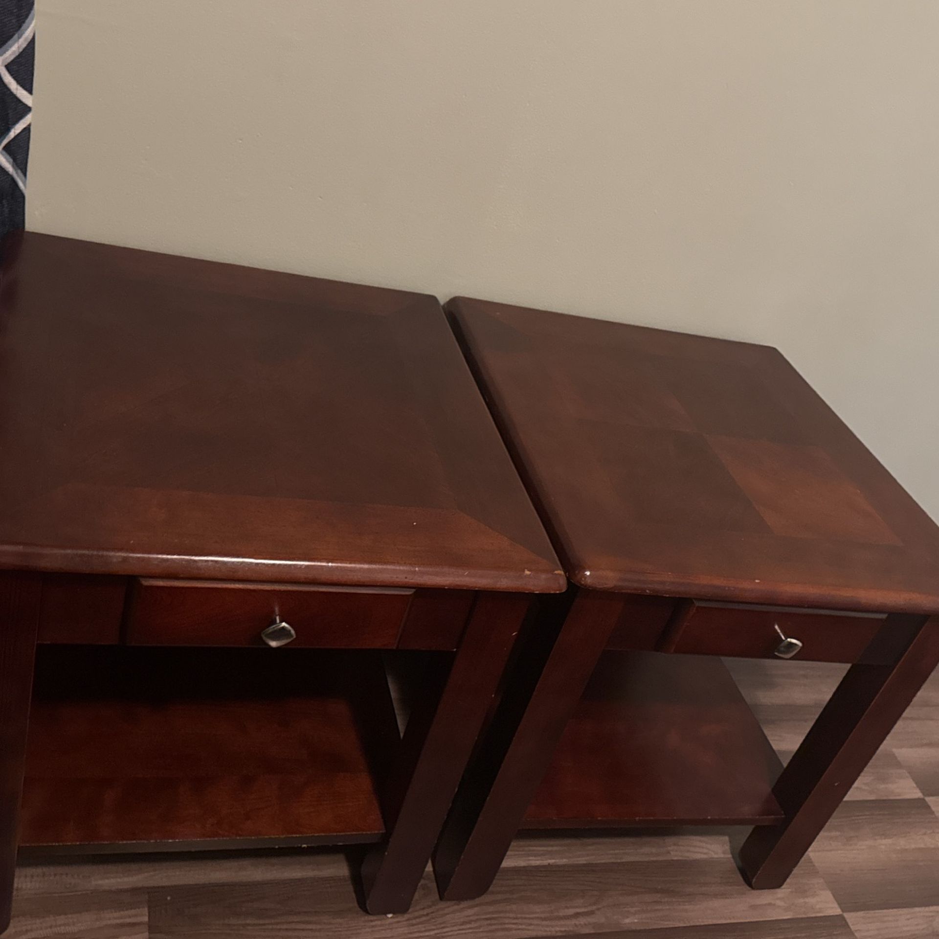 Night table in good condition