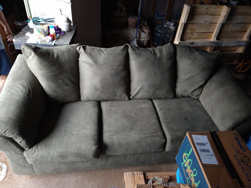 couch olive green color