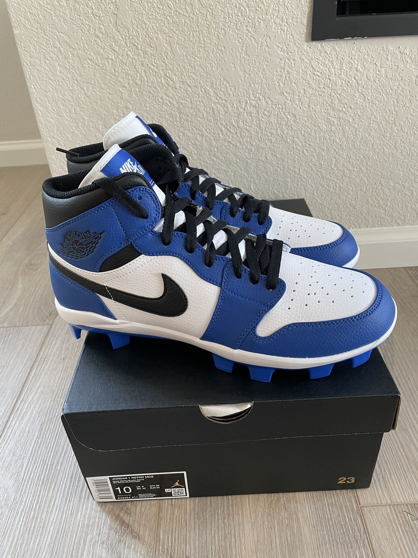 Men’s New Size 10 Jordan 1 Cleats