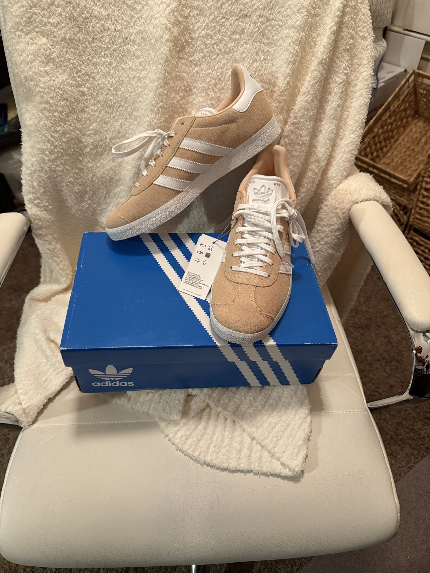 Women’s Adidas Gazelle Sneakers