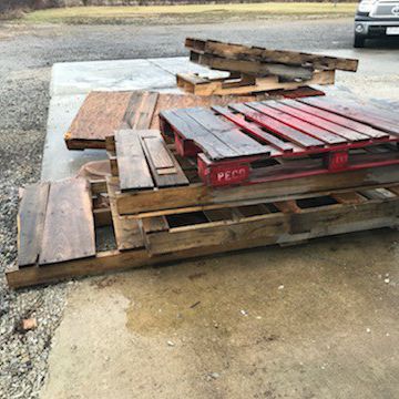 Free Pallets Different Sizes Come Get