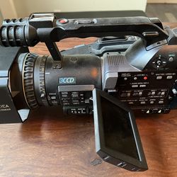 PANASONIC AG-DVX100B 3CCD CAMCORDER