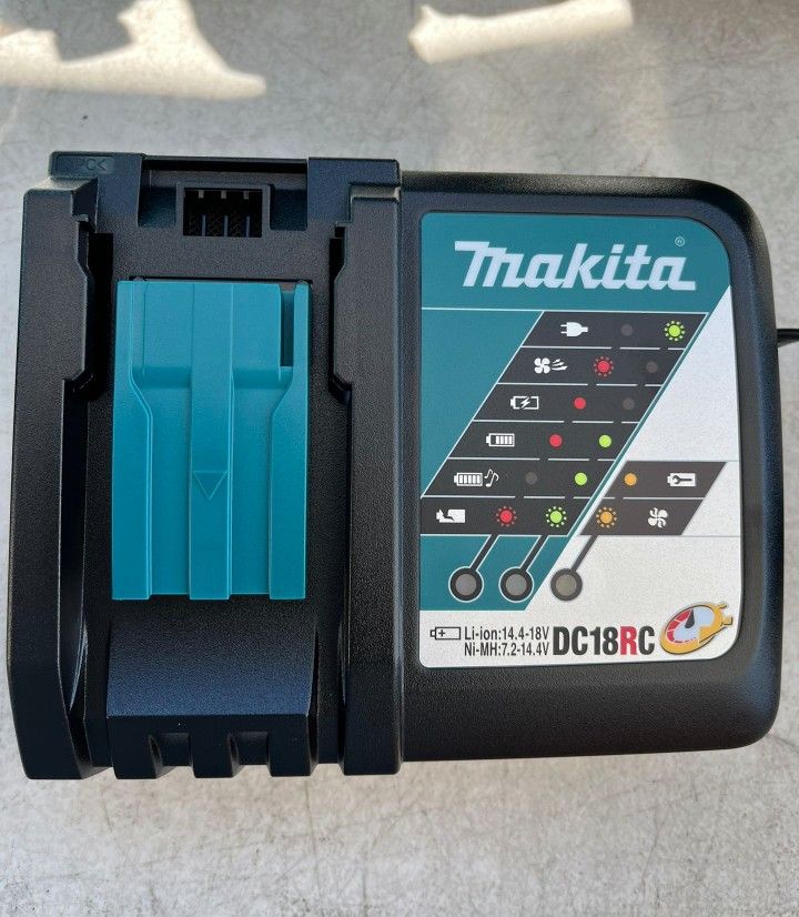 Makita Fast Charger