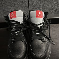 Jordan Air Jordan 1 Mid SE NAS