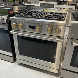 GE Monogram Stainless Steel 30” All Gas Professional Range With 4 Burners