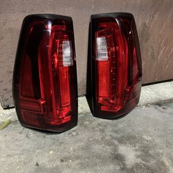 Tail Lights GMC Sierra 19-24 OEM