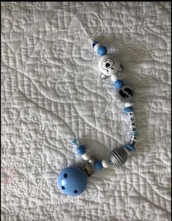 Pacifier clips