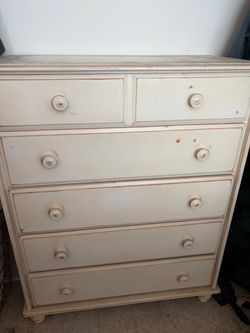 Vintage/Shabby Chic Cream Wood Chest of Drawers