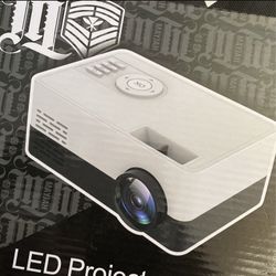 Brand New Mini LED Projector 