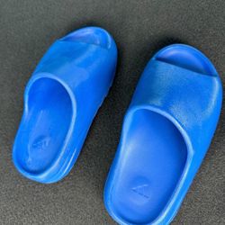Yeezy Kids Slides