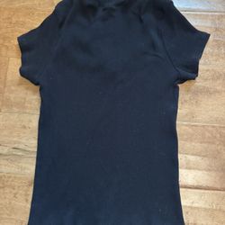 Tight v-neck black crop top