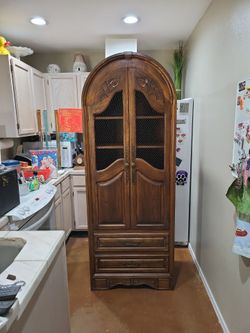 Display case/ China hutch