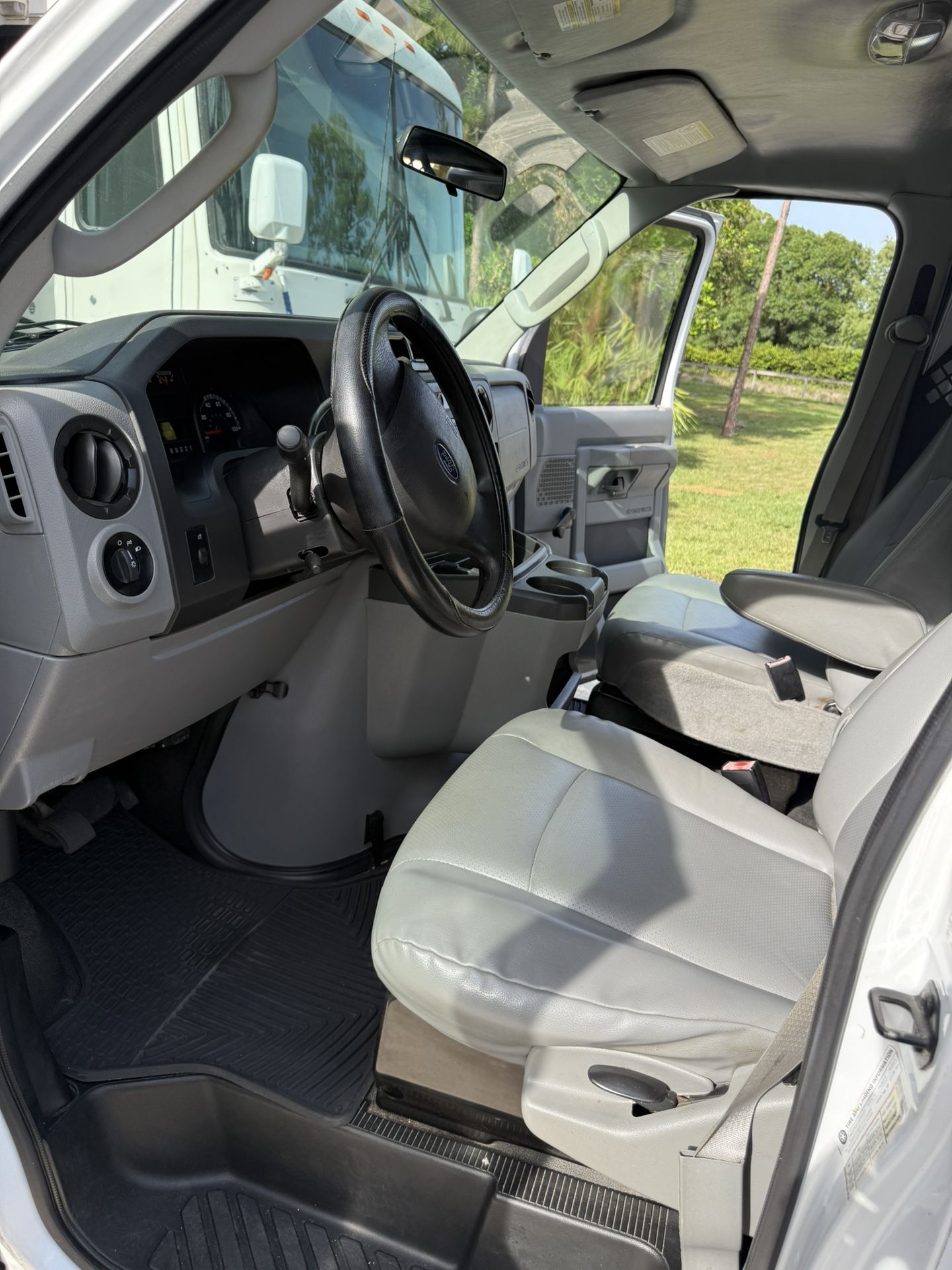 2013 Ford E-250