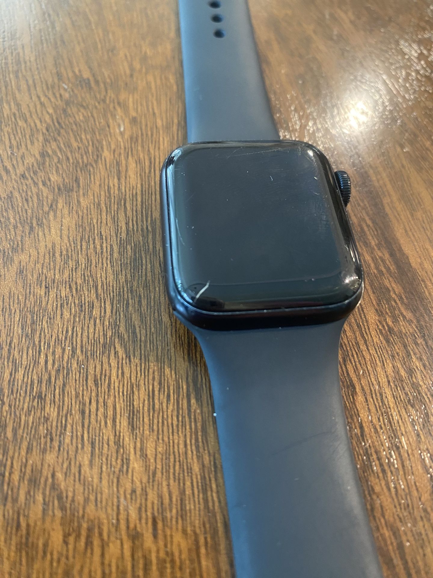 Apple Watch SE, black