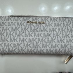Michael Kors Continental Wallet