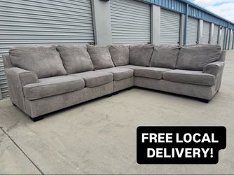 FREE DELIVERY || Ashley’s Furniture 3Pc Sectional Couch