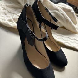 Shoes / Ladies “Nine West” Black Suede High Heels, / Very Nice