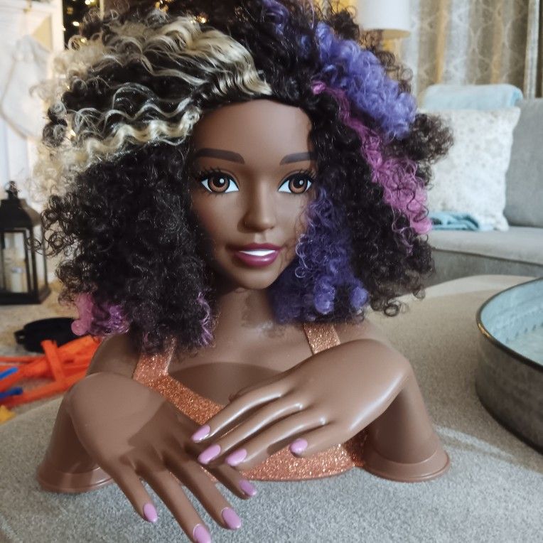 Free Hair And Nails Toy