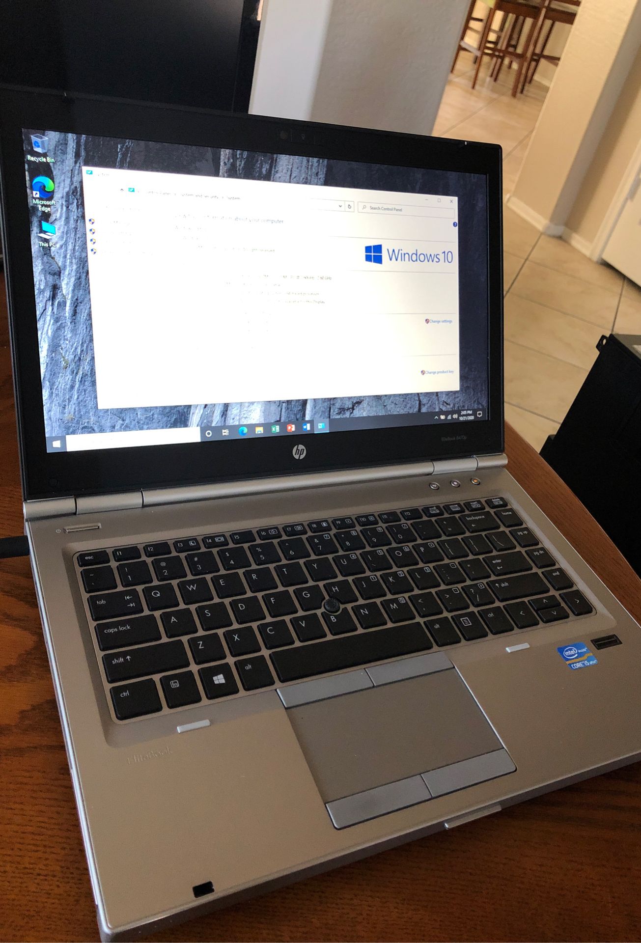 HP Laptop EliteBook 8470p, i5 2.60 GHz, 8 GB Ram, 750 GB Hard drive, WiFi, Windows 10, Office