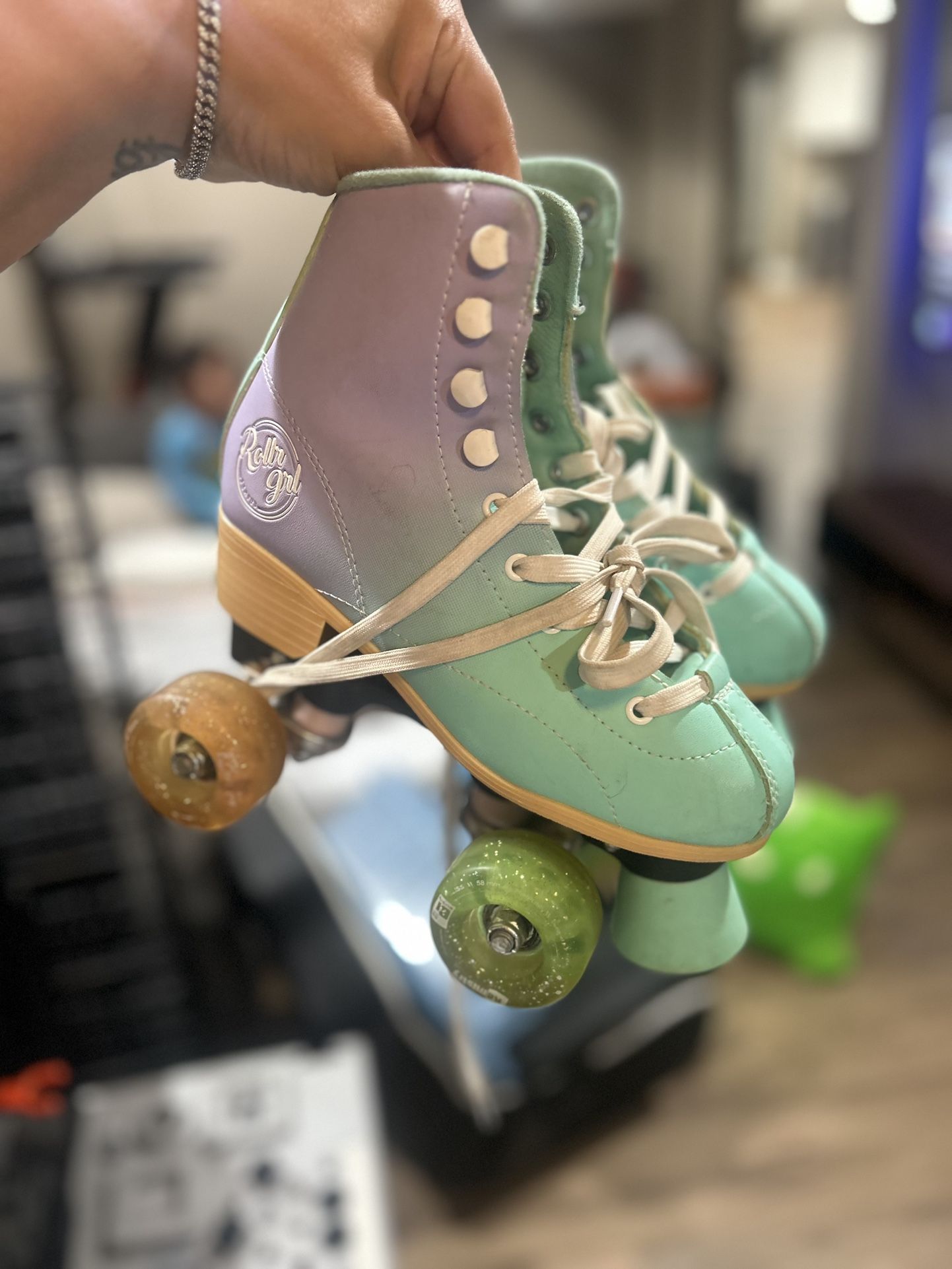 Skates