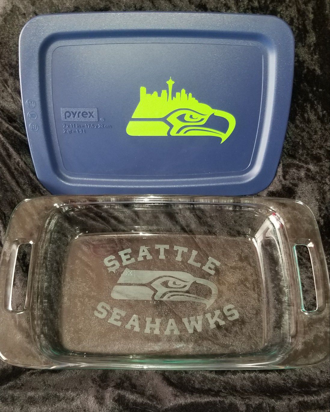 Etched Seattle Seahawks baking dish with lid