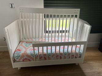 Pottery Babe Crib With Conversion Kit And Mattress