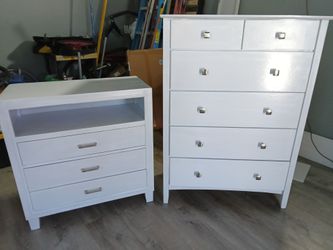 White dresser set