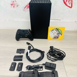 Microsoft Xbox Series X - 1 TB  Bonus 1 Game , Charging Station ( Used )