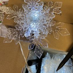 NEW - Member's Mark 10-count LED Snowflake Pathway Lights with 9 functions.  